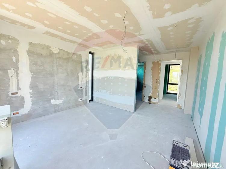 Casă cu 5 camere cu Teren 753 Mp în Balotești