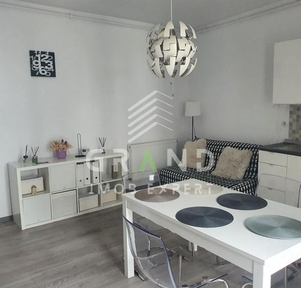 Apartament cu 2 camere semidecomandat, mobilat în Semicentral