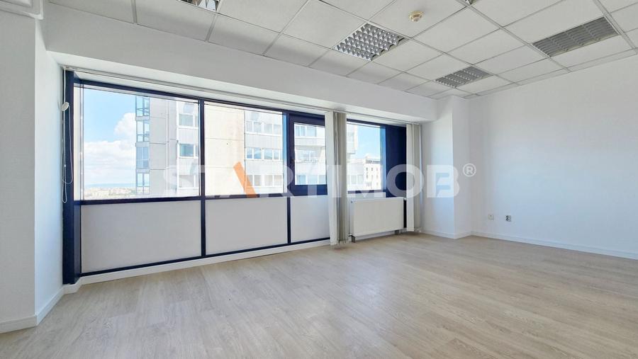 Birou, de 74.910003662109 mp, în Centrul Civic