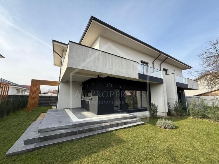 Casă individuală cu 4 camere cu Canalizare în Corbeanca