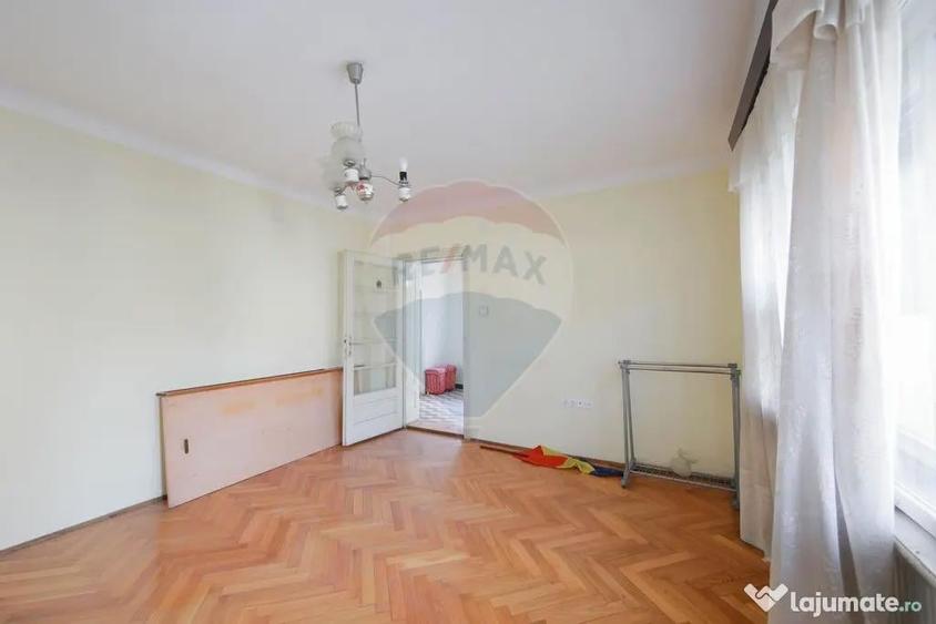 Casă cu 3 camere cu Teren 562 Mp în Central