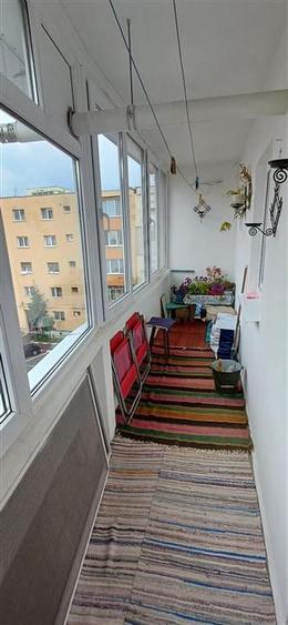 Apartament cu 3 camere decomandat în Ștefan cel Mare