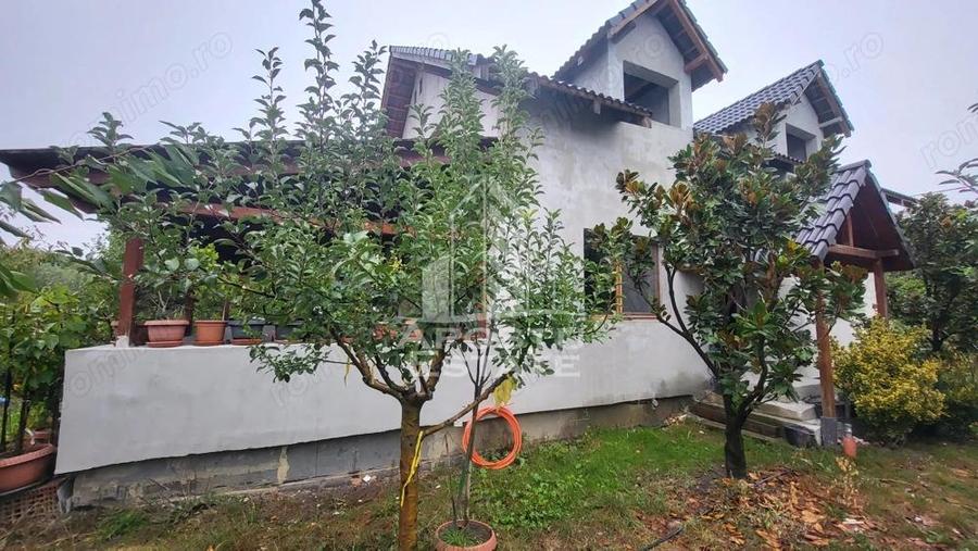 Casă cu 5 camere cu Teren 800 Mp în Giarmata