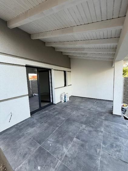 Duplex cu 4 camere cu Canalizare în Ghiroda