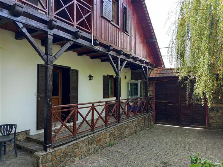 Hotel/Pensiune, de 431 mp, în Ilidia