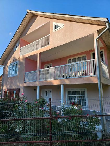 Casă cu 4 camere în Central