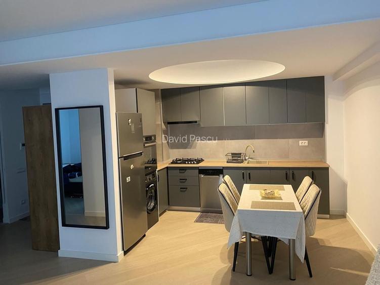 Apartament Premium cu 3 Camere și Terasă de 10 mp | Mobilat Lux