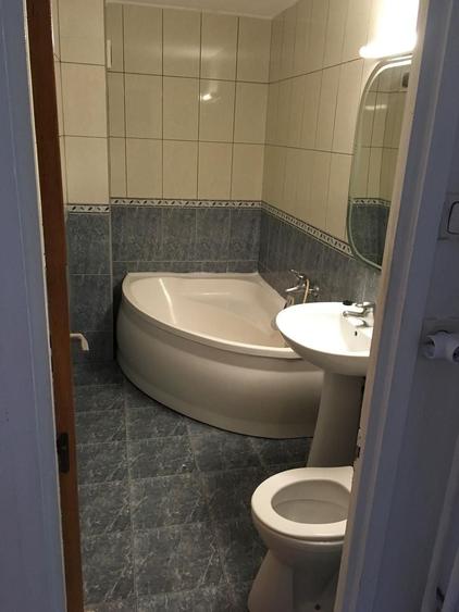Apartament cu 3 camere decomandat în Nerva Traian