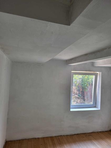 Casă cu 2 camere cu Teren 920 Mp în Periș