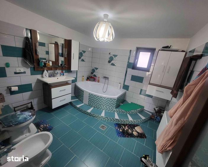 Casă cu 3 camere cu Teren 300 Mp în Gherăiești