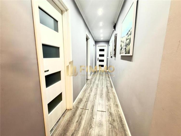 Apartament cu 4 camere semidecomandat în Central