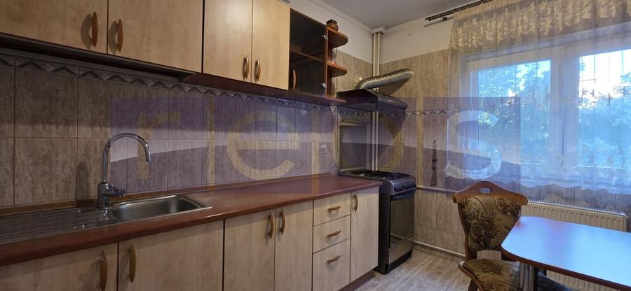 VANZARE 3 CAMERE  DECAMANDAT  VITAN - 10