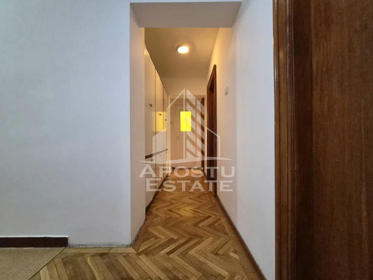 Apartament cu 4 camere decomandat, mobilat în Malul Mureșului