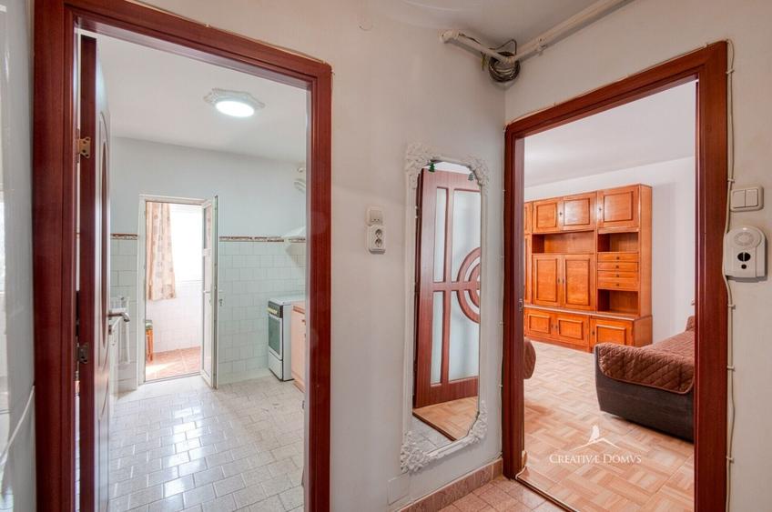 Apartament cu 2 camere decomandat, mobilat în Semicentral