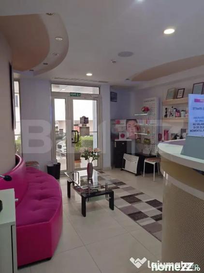 Spațiu comercial, de 290 mp, în Micro 3