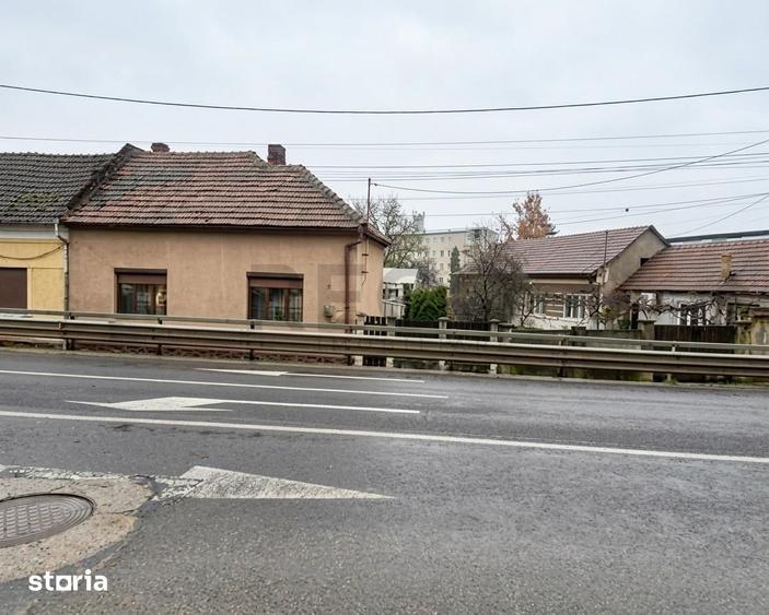 Casă cu 3 camere cu Teren 400 Mp în Central