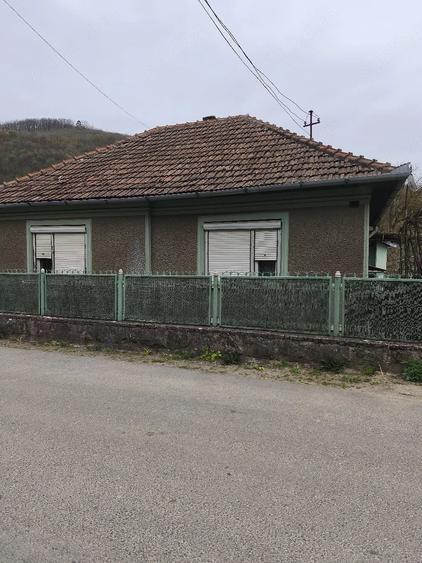 Casă cu 3 camere cu Teren 700 Mp în Hărău