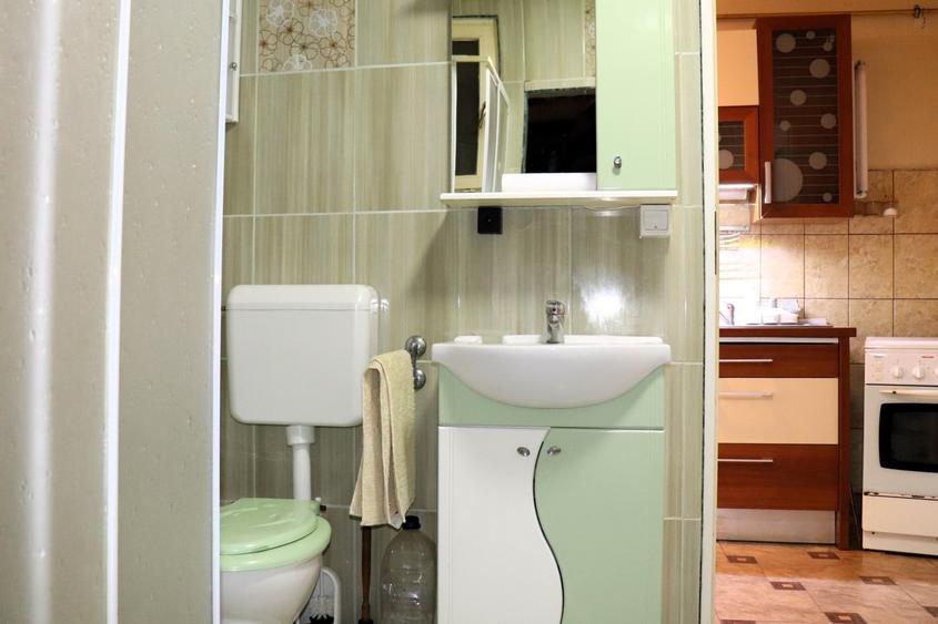 Casă cu 4 camere cu Garaj în Central