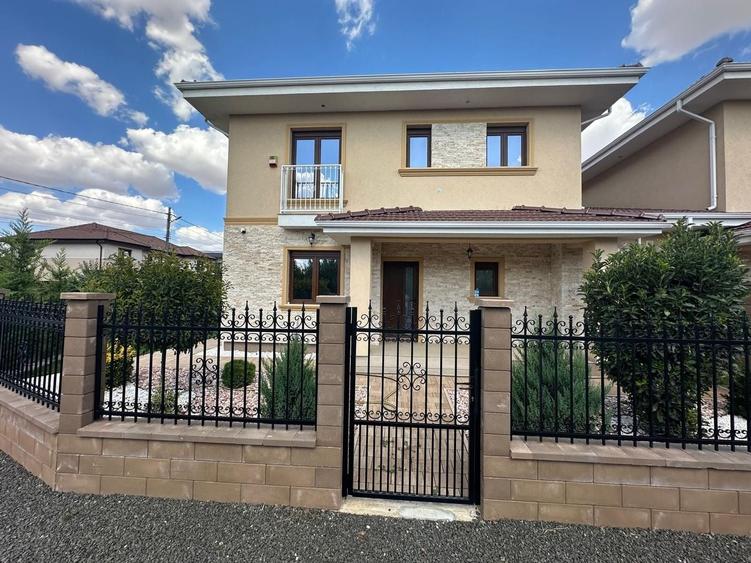 Casă tip duplex despărțit prin spatiu tehnic Dumbrăvița - 1