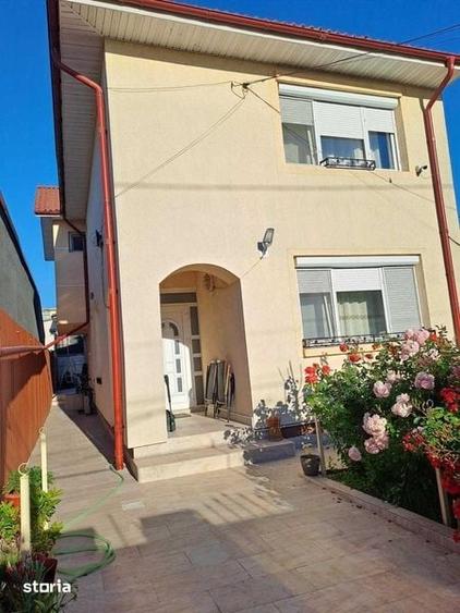 Casă cu 4 camere cu Teren 220 Mp în Central