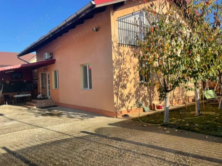 Casă în Giroc