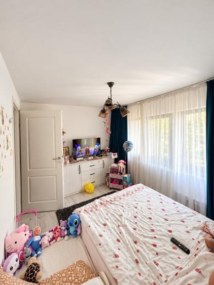 Apartament cu 3 camere decomandat, mobilat în Central