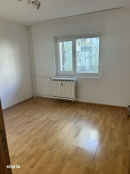 Apartament cu 2 camere semidecomandat în Băneasa