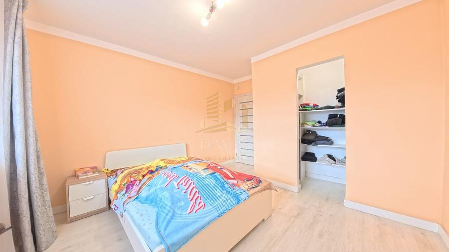 Casă individuală cu 5 camere cu Canalizare în Iris