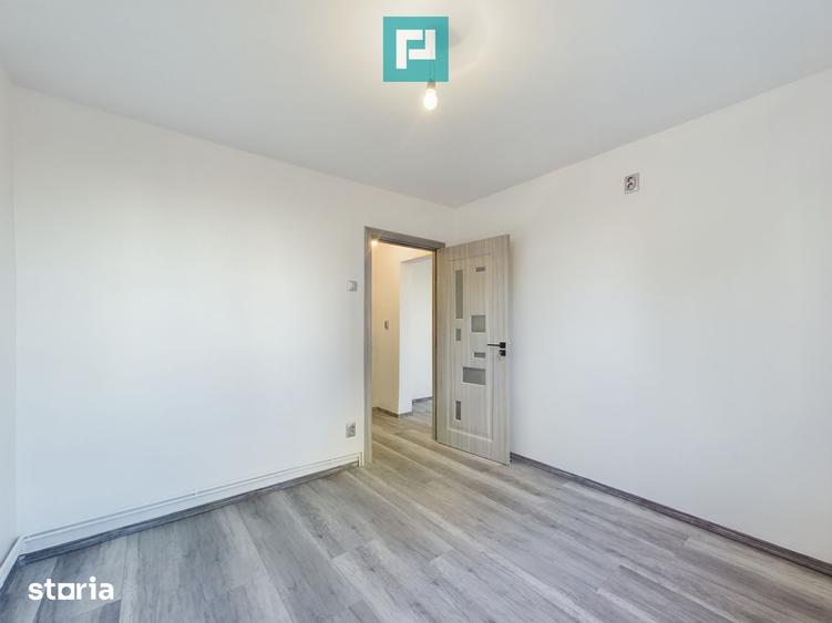 Apartament cu 3 camere semidecomandat în Șega