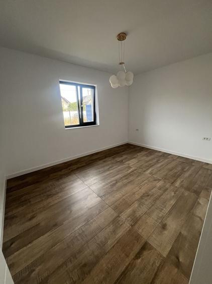 Casă cu 4 camere în Geamăna