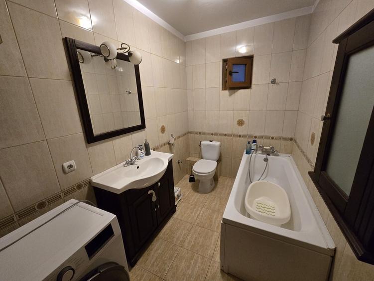 Apartament cu 4 camere decomandat în Horpaz