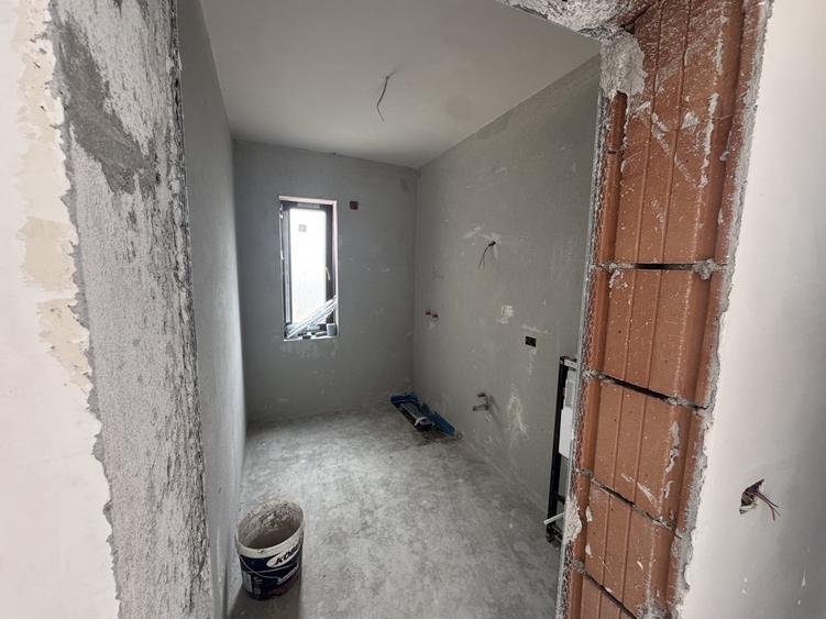 Duplex cu 5 camere cu Canalizare în Chișoda