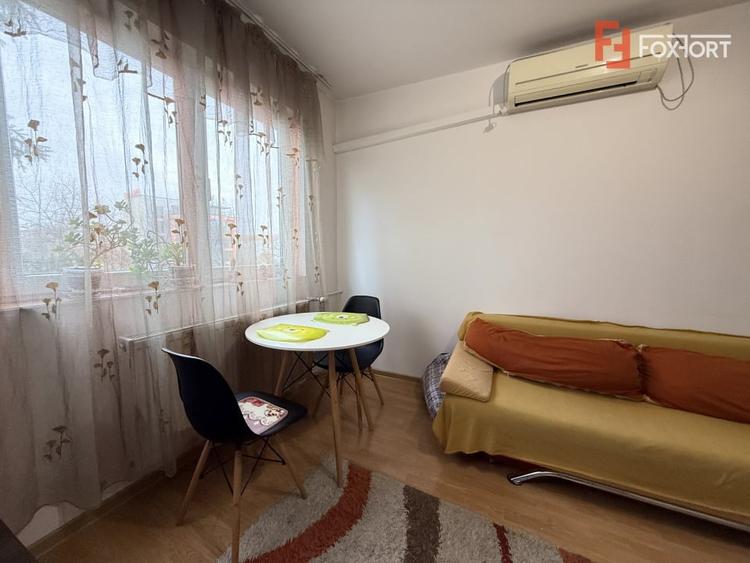 Apartament cu 3 camere semidecomandat, mobilat în Cetății