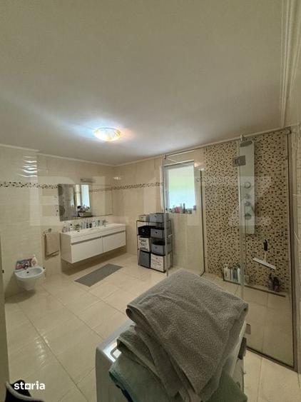 Casă cu 5 camere cu Teren 1400 Mp în Cetate