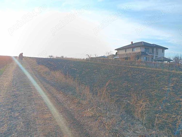 Teren de 500 mp, în Valea Lupului
