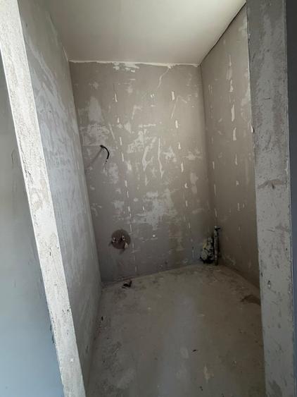 Duplex cu 5 camere cu Canalizare în Iris