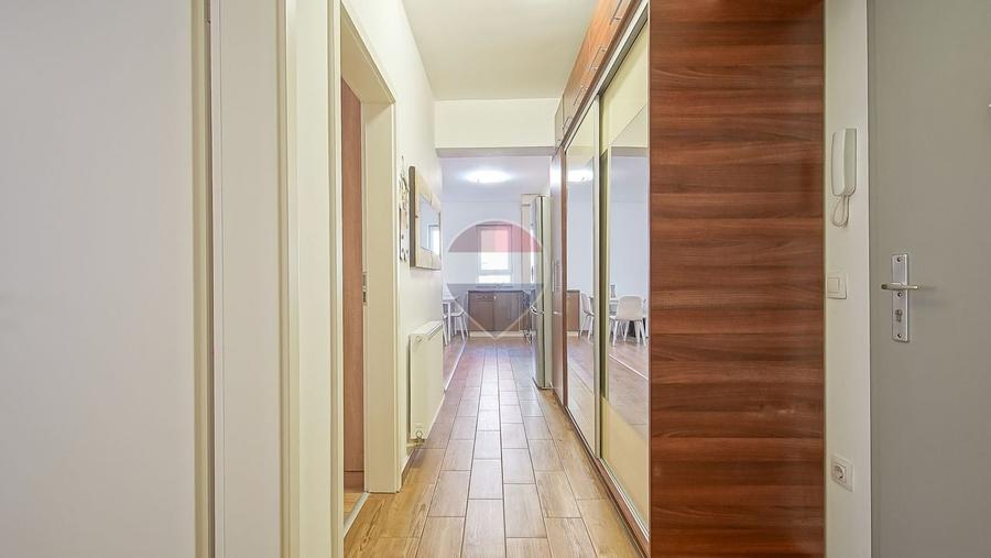 Apartament cu 3 camere decomandat în Tractorul
