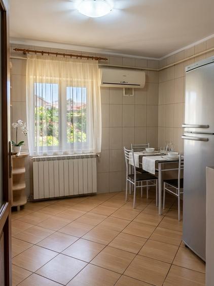 Apartament cu 3 camere decomandat, mobilat în Sud
