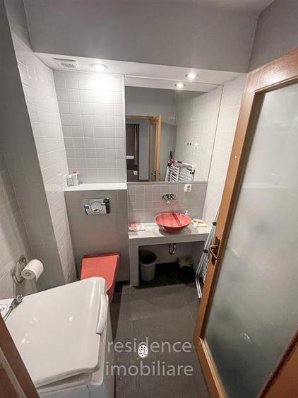 Apartament cu 3 camere semidecomandat în Andrei Mureșanu