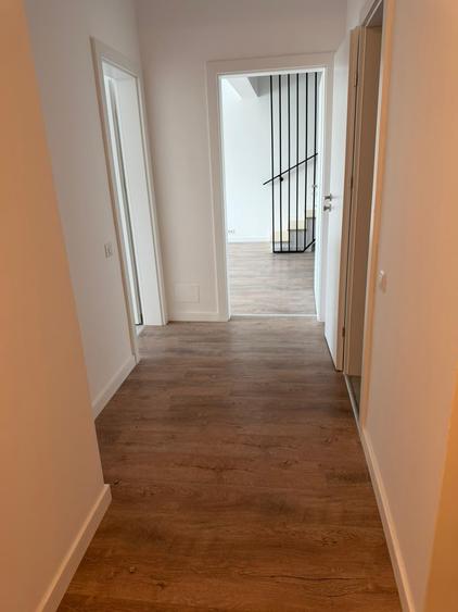 Penthouse cu 3 camere decomandat în Parcul Carol