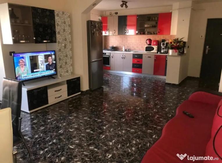Apartament cu 3 camere decomandat în 1 Mai