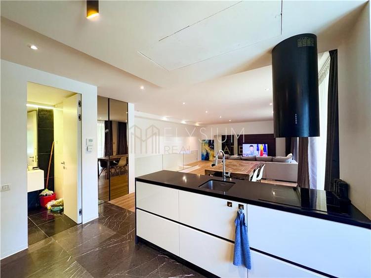 Apartament cu 4 camere decomandat, mobilat în Primăverii