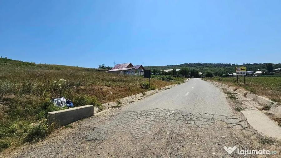 Teren de 2340 mp, în Miroslava