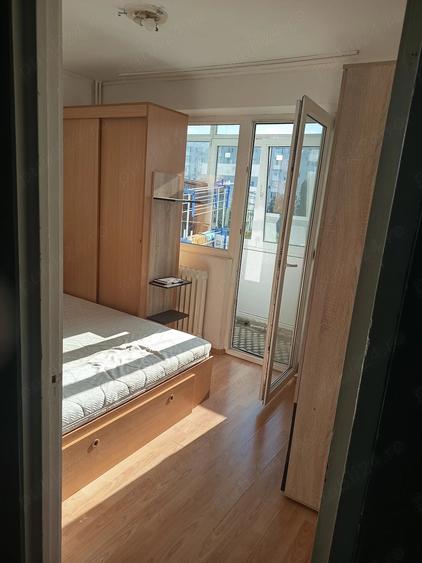 Apartament cu 2 camere semidecomandat în P-ța Victoriei