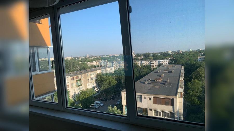 Apartament cu 3 camere decomandat în Faleză