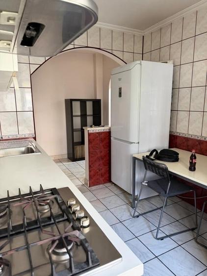 Apartament cu 3 camere decomandat, mobilat în Unirii