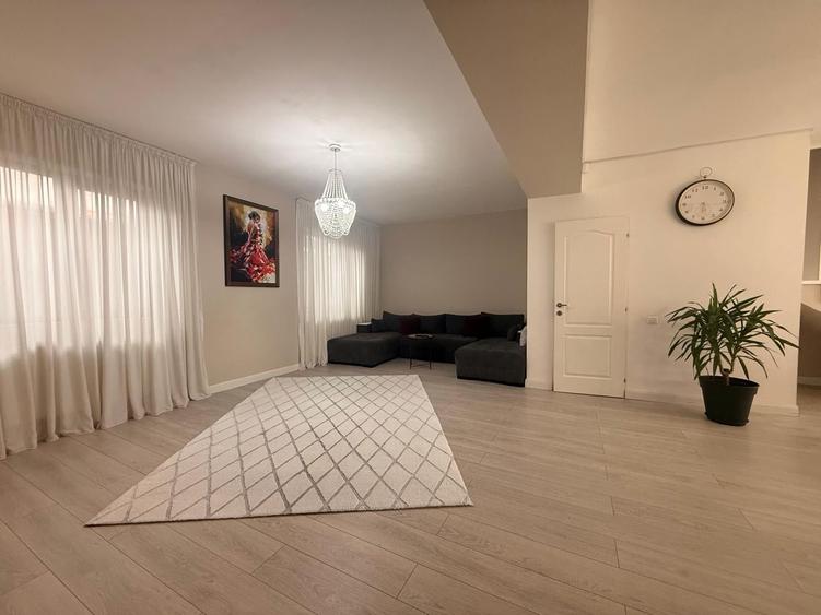 Duplex cu 4 camere cu Teren 200 Mp în Domnești