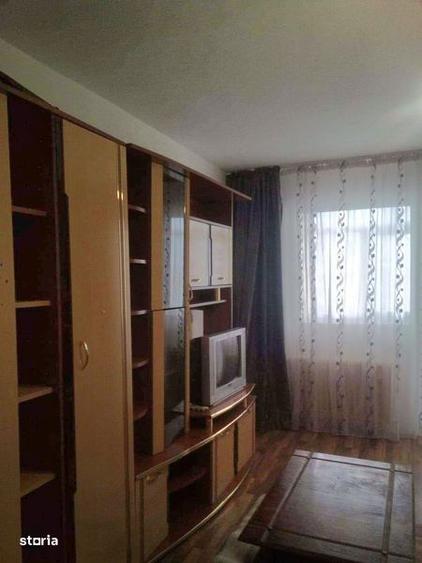 Inchiriez apartament 3 camere - 1