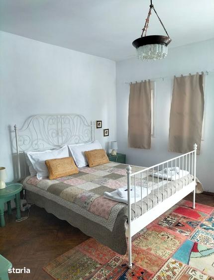Casă cu 7 camere cu Teren 1350 Mp în Bran