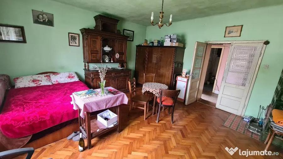 Casă cu 2 camere cu Teren 884 Mp în Pârneava